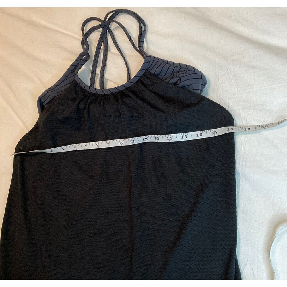 Athleta Woman’s Mesh Tank Top W/Cutout Sides Black/Gray Built In Bra Size Medium - Picture 8 of 9